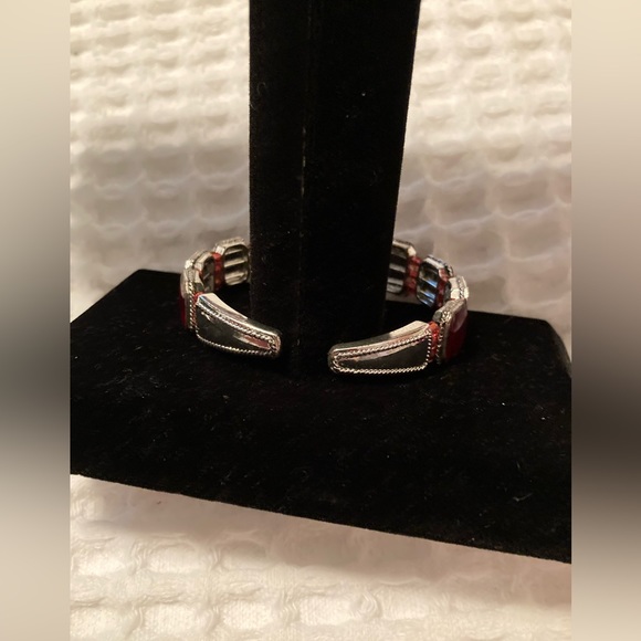 Liz Claiborne Women’s Silver Tone Flex Cuff Bracelet O/S.  Marked LC - Picture 2 of 5
